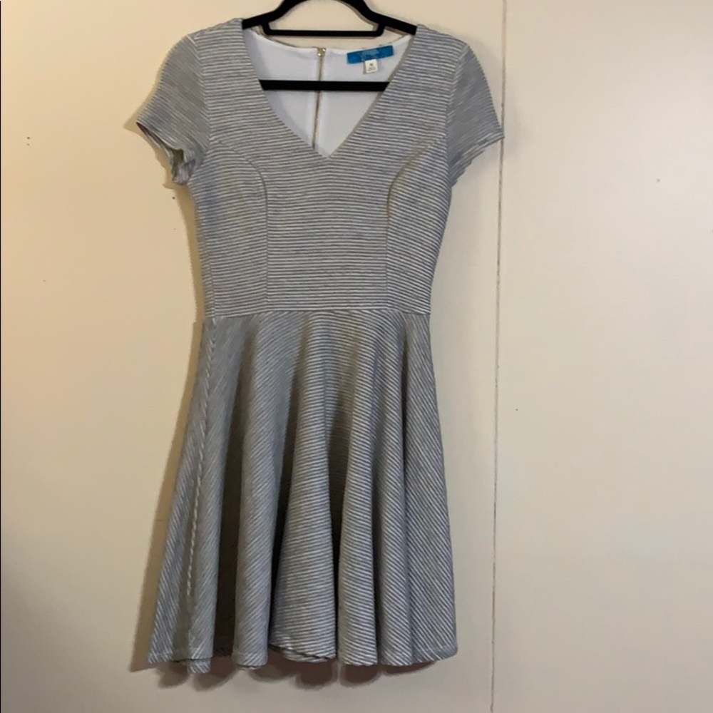 Gray/White StrippedDress ✨ Francescas✨M✨ ✨2/$25💕